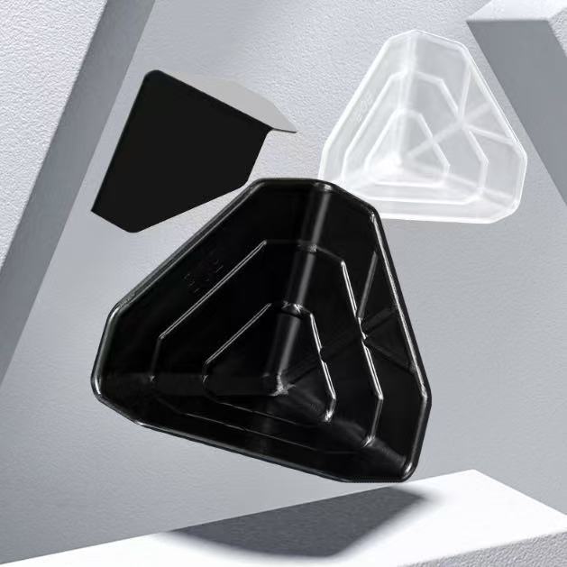 Kolmepoolne plastikust nurgakaitse karpide jaoks